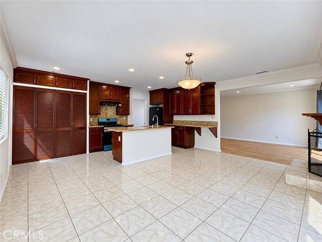 18410 Grevillea Ave - Photo 7 of 8
