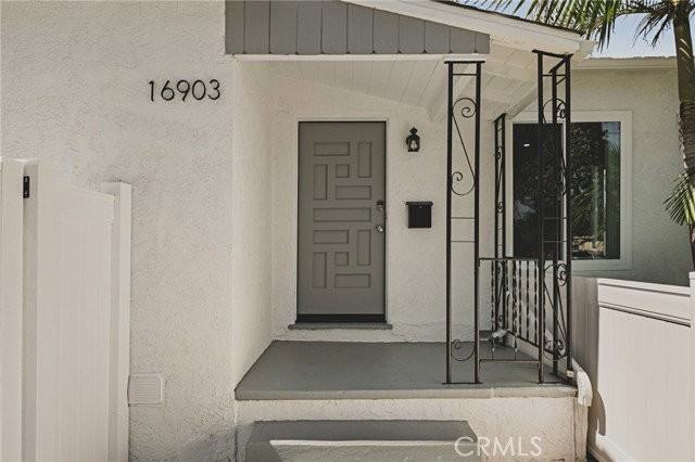 16903 Freeman Ave - Photo 4 of 8