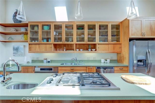 826 7th St - Photo 2 of 8