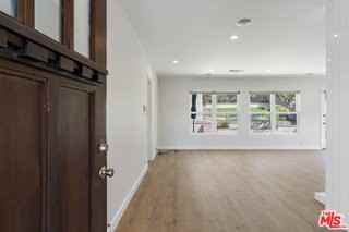 828 Mccarthy Ct - Photo 2 of 8
