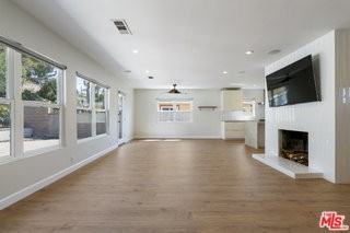 828 Mccarthy Ct - Photo 3 of 8