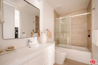 1245 N Formosa Ave #A - Photo 6 of 8