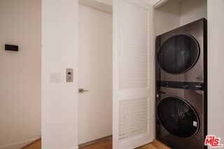 1245 N Formosa Ave #A - Photo 7 of 8