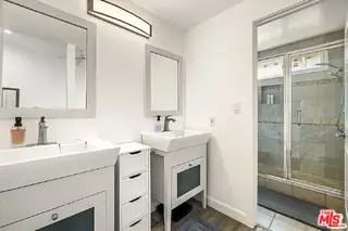 1443 25th St #4 - Photo 4 of 8
