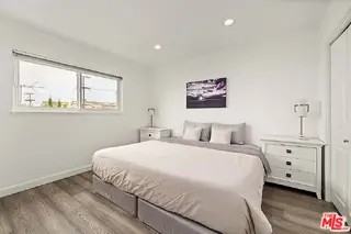 1443 25th St #4 - Photo 7 of 8