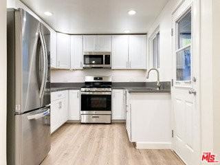 1249 23rd St #A - Photo 4 of 8