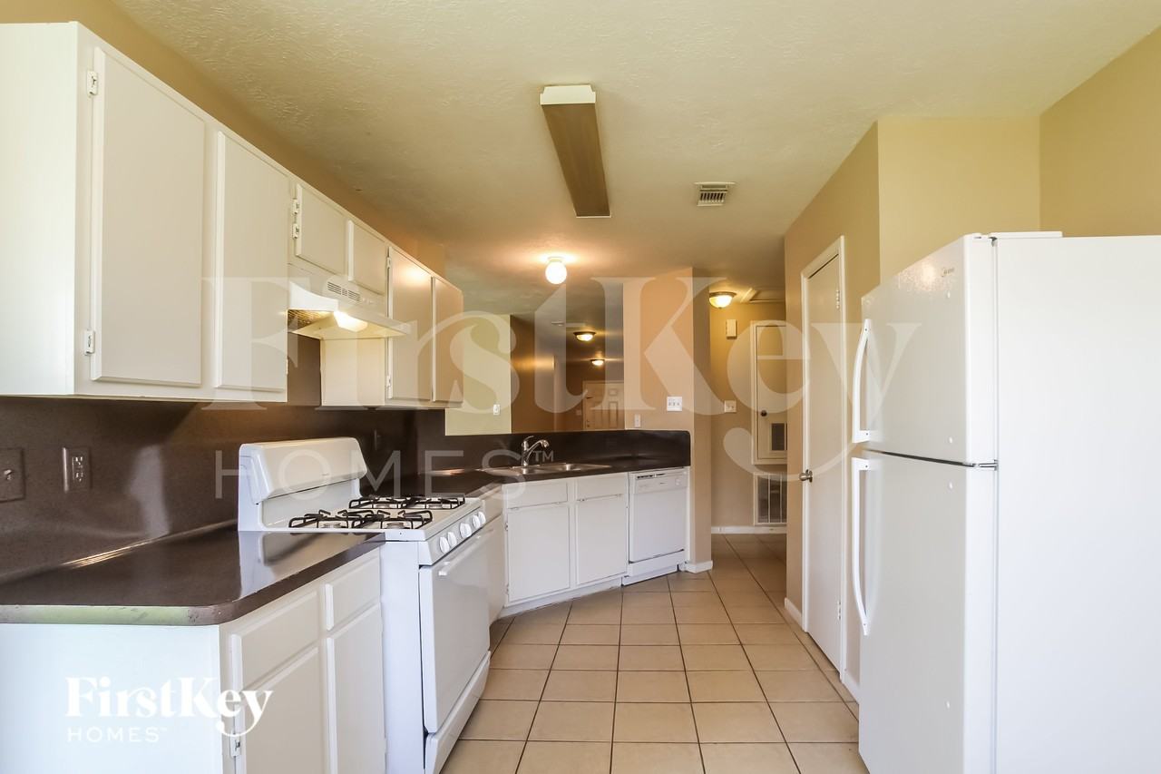 19926 Bambiwoods Dr - Photo 5 of 15