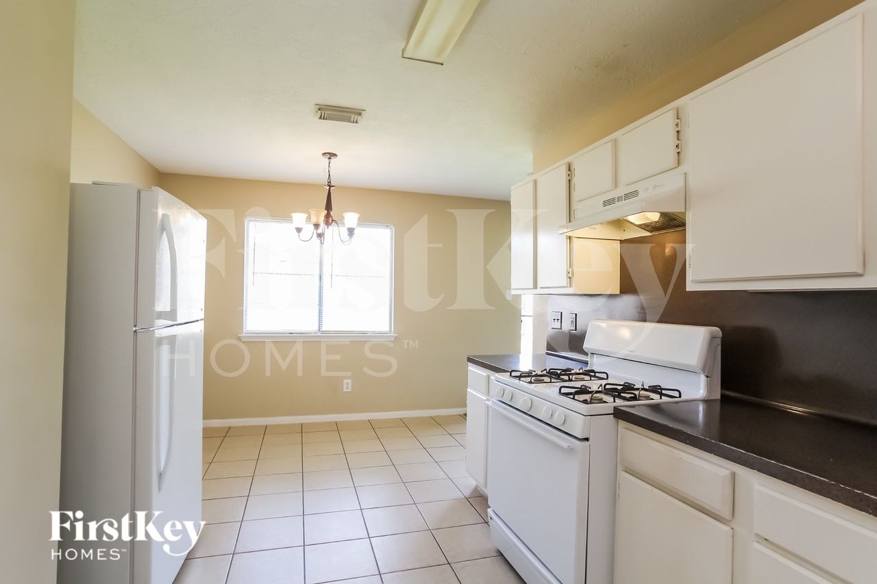 19926 Bambiwoods Dr - Photo 6 of 15