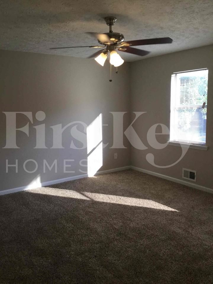 1378 Briar Ridge Ct - Photo 5 of 12