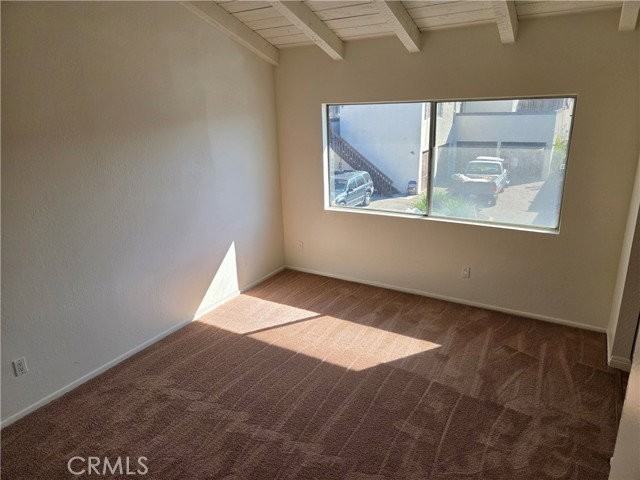 219 Oswego Ave #D - Photo 7 of 8