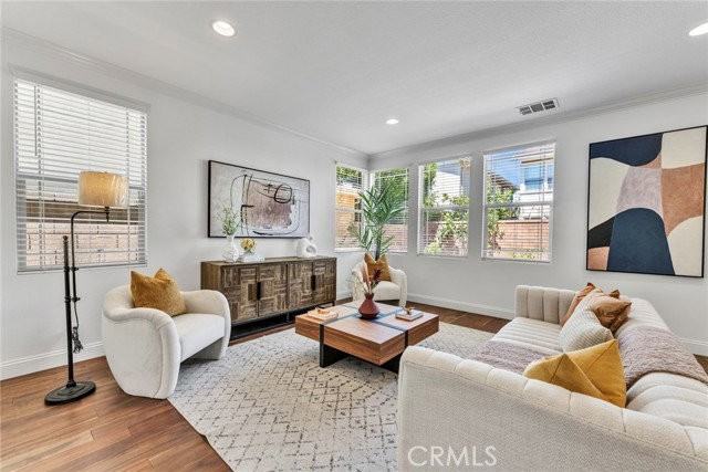 135 Willowbend - Photo 2 of 8