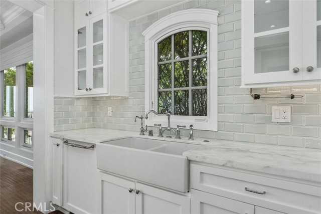 4 S Stonington Rd - Photo 5 of 8