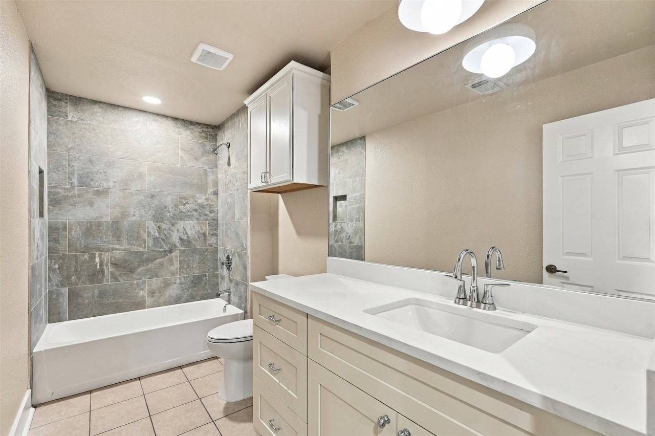 1204 Cordell St - Photo 4 of 12
