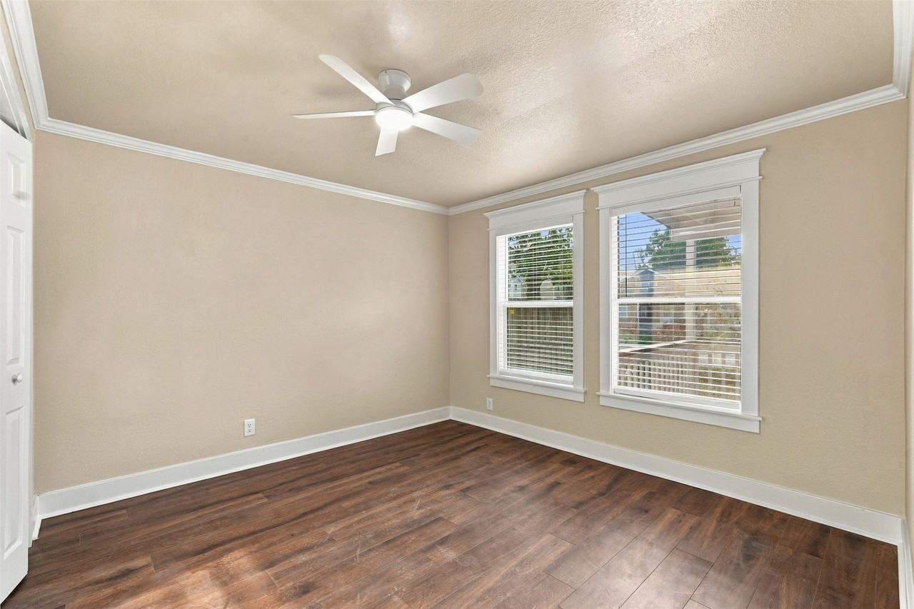 1204 Cordell St - Photo 6 of 12