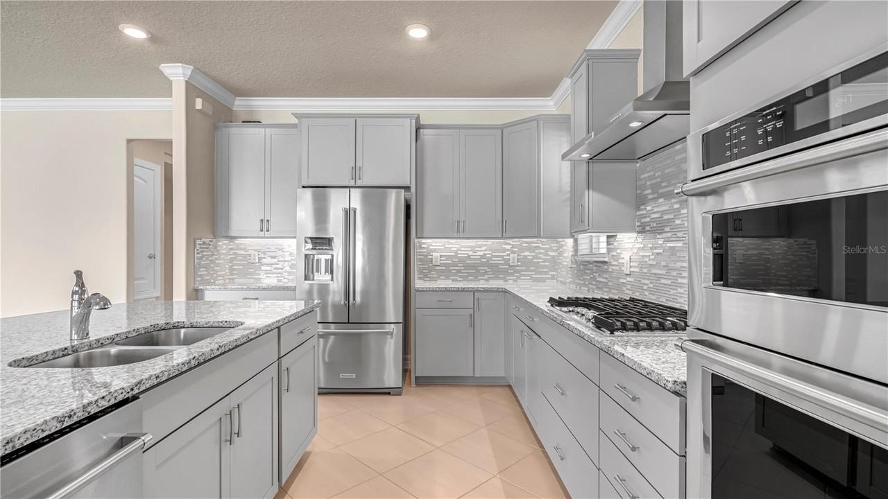 9212 Hanging Vine Ct #1 - Photo 2 of 42