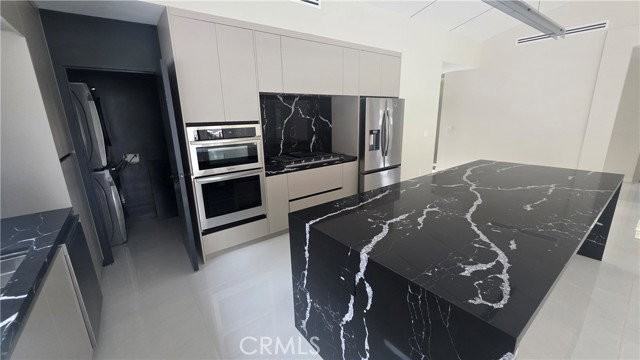 5100 Fallbrook Ave - Photo 3 of 8