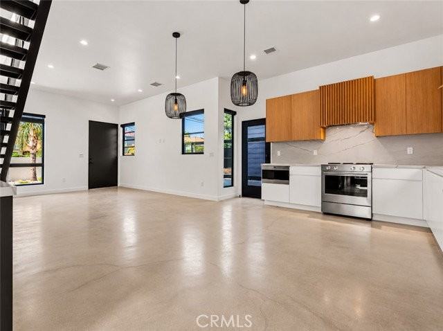 9242 Lemona Ave - Photo 3 of 6