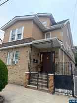 313 Chestnut St - Photo 1 of 1