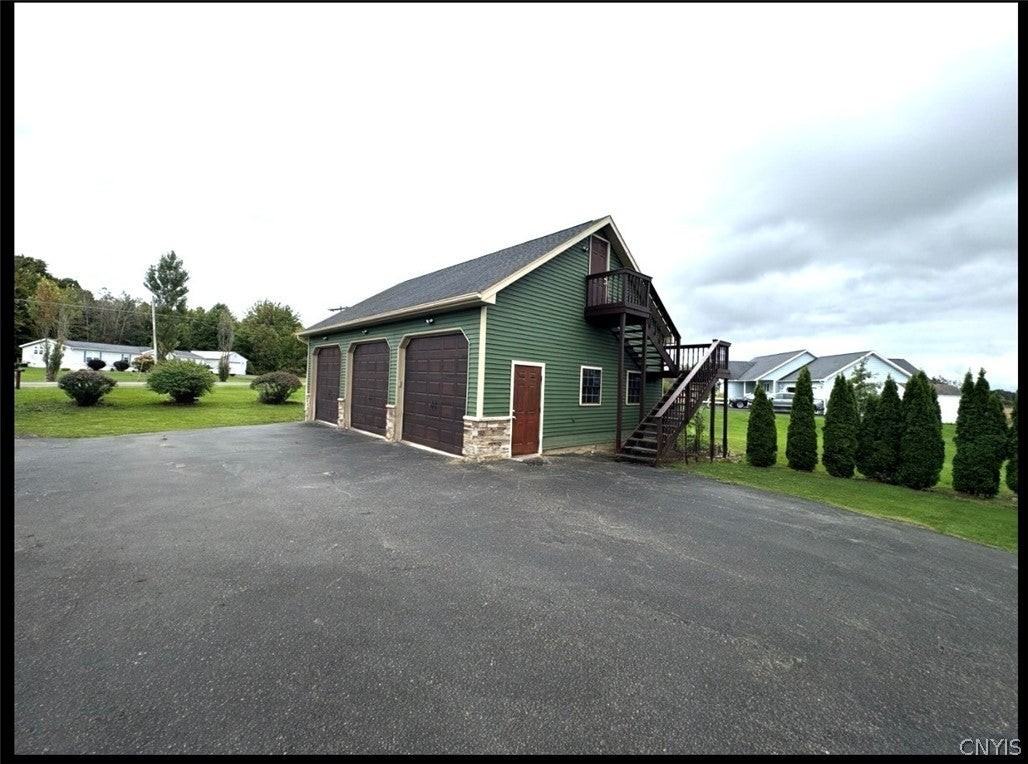 399 Center Rd - Photo 2 of 38