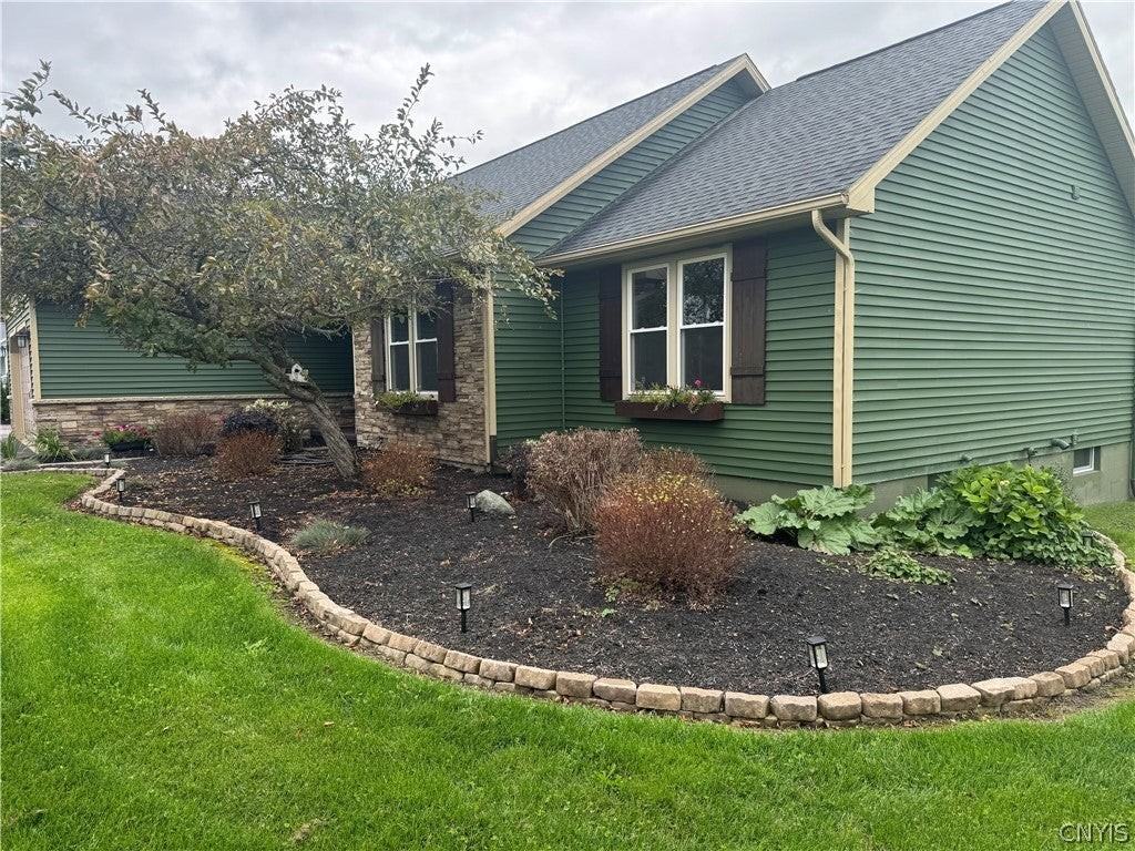399 Center Rd - Photo 4 of 38