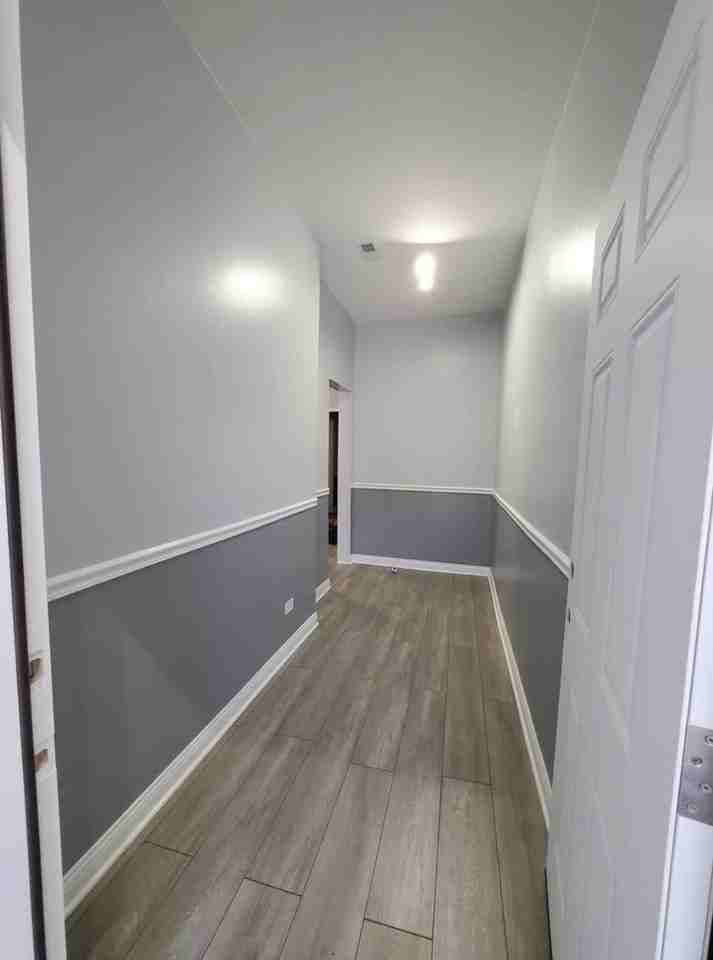 943 W 59th St - Photo 2 of 16