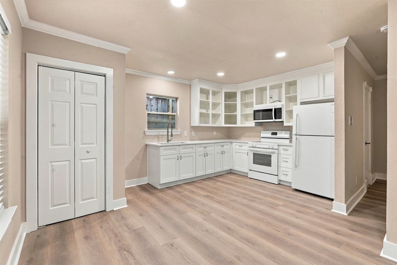 1204 Cordell St - Photo 4 of 9