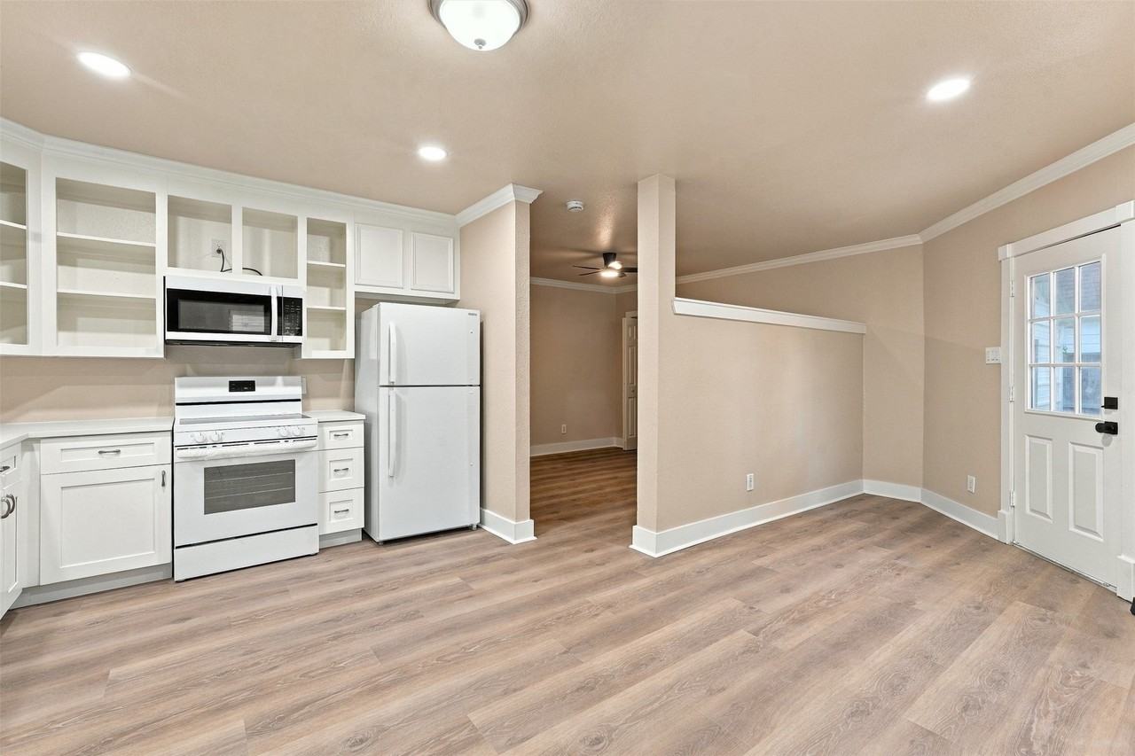1204 Cordell St - Photo 5 of 9