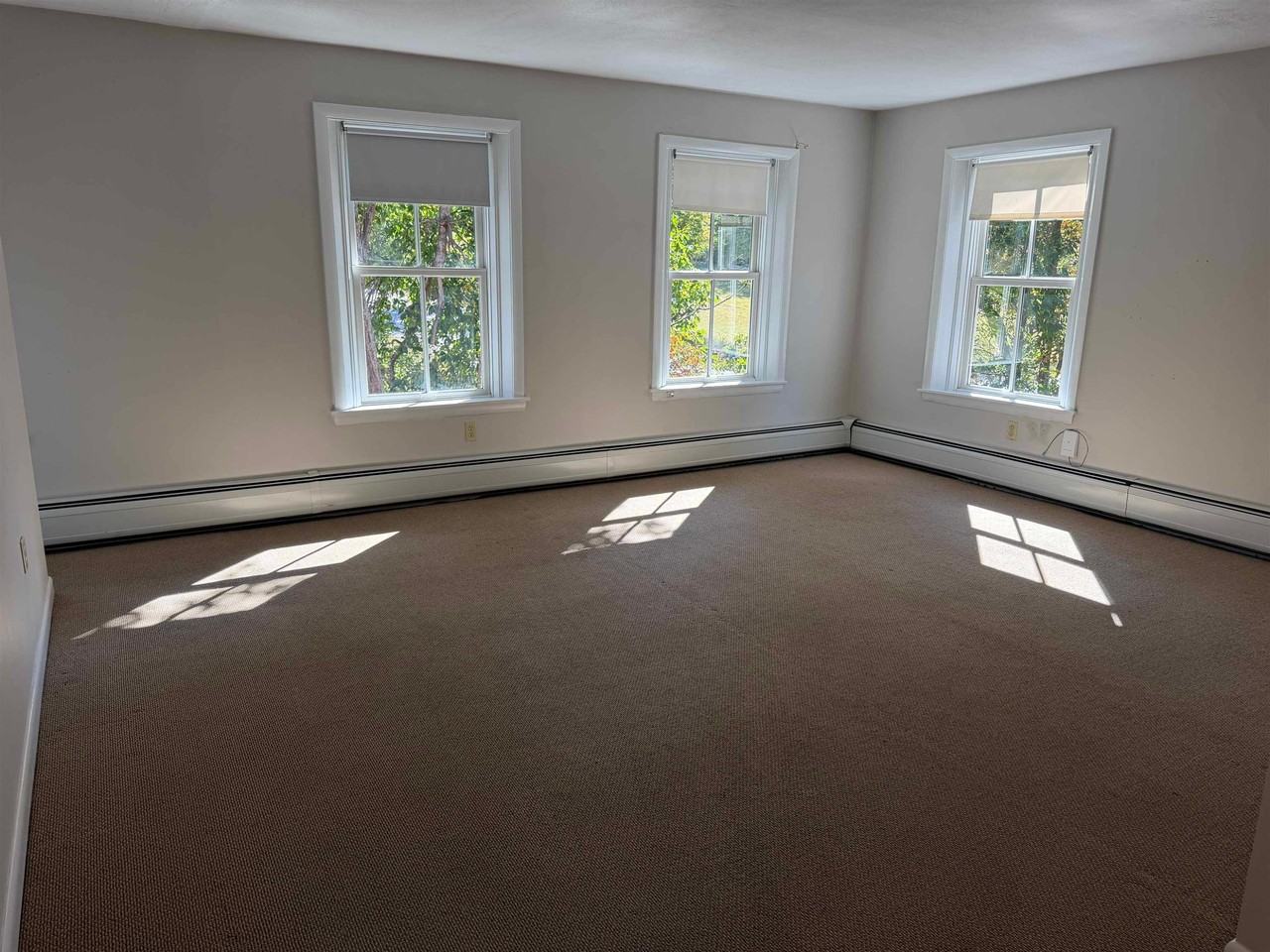2233 Pucker St - Photo 3 of 6