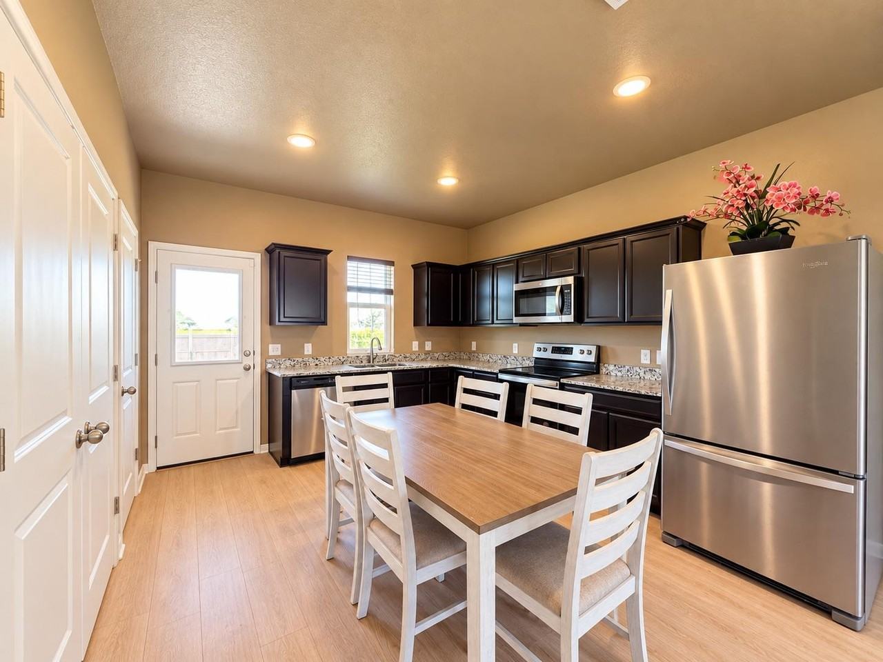 17821 Shafer Dr - Photo 3 of 27