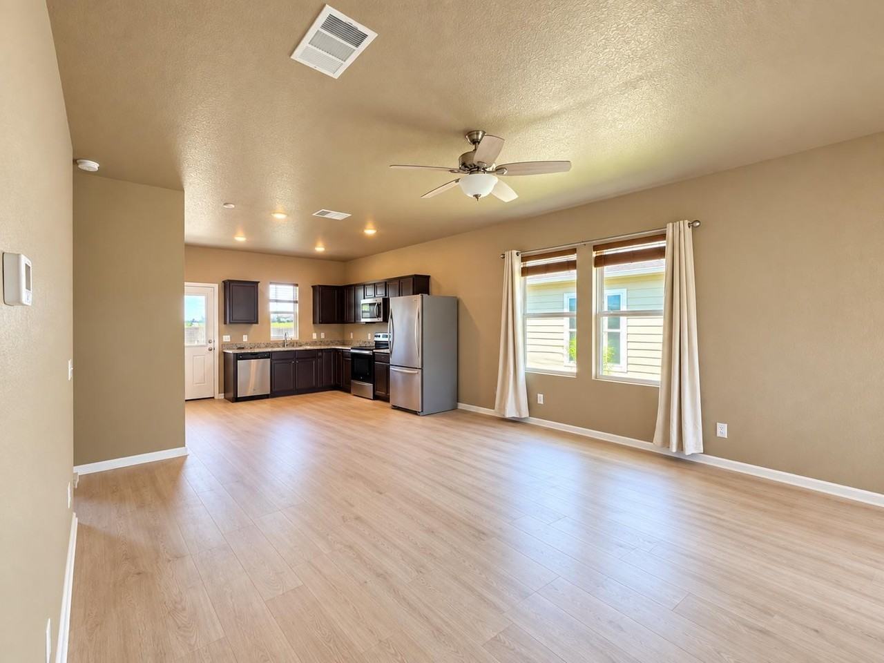 17821 Shafer Dr - Photo 5 of 27