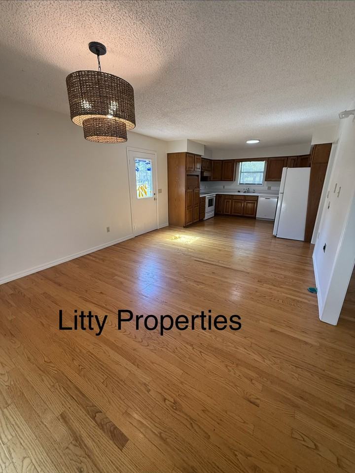 2108 Rodeo Ct #1 - Photo 4 of 11