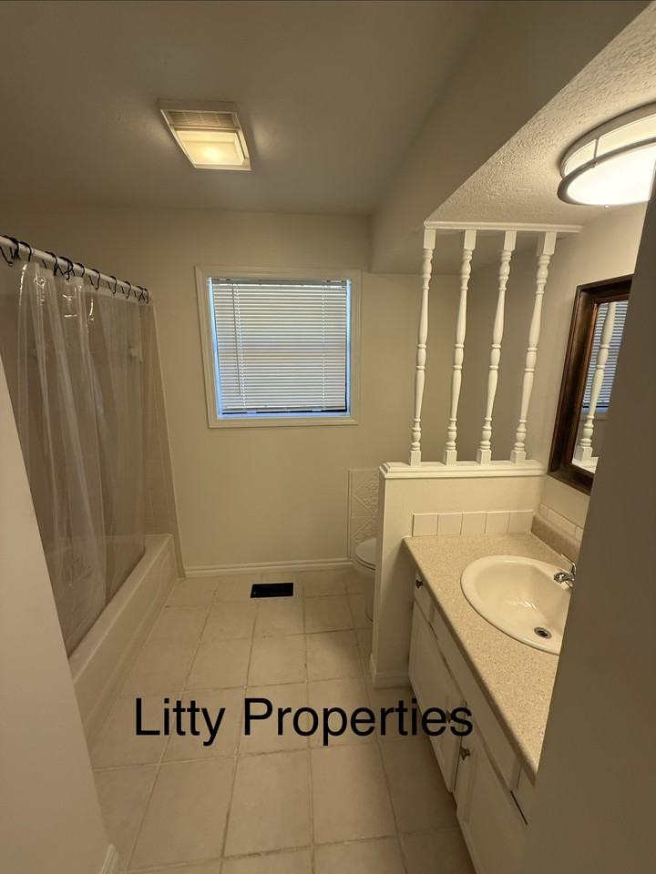 2108 Rodeo Ct #1 - Photo 6 of 11