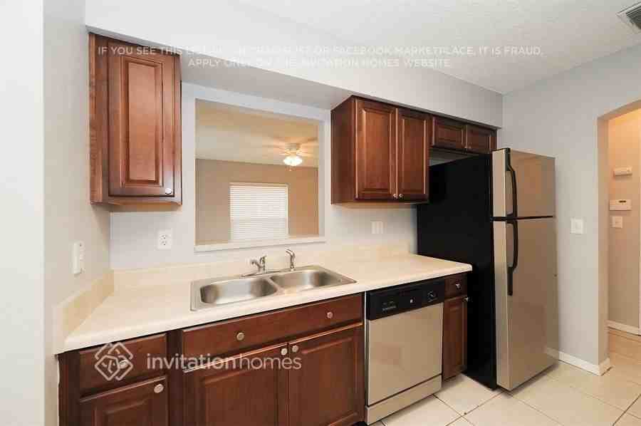 10808 Wrigley Ct - Photo 3 of 13
