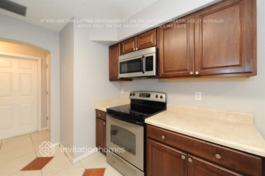 10808 Wrigley Ct - Photo 4 of 13