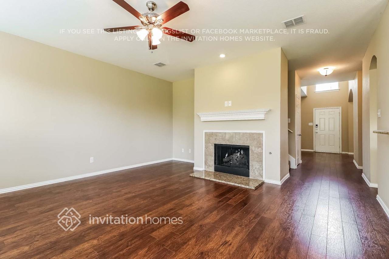 5204 Selago Dr - Photo 4 of 21
