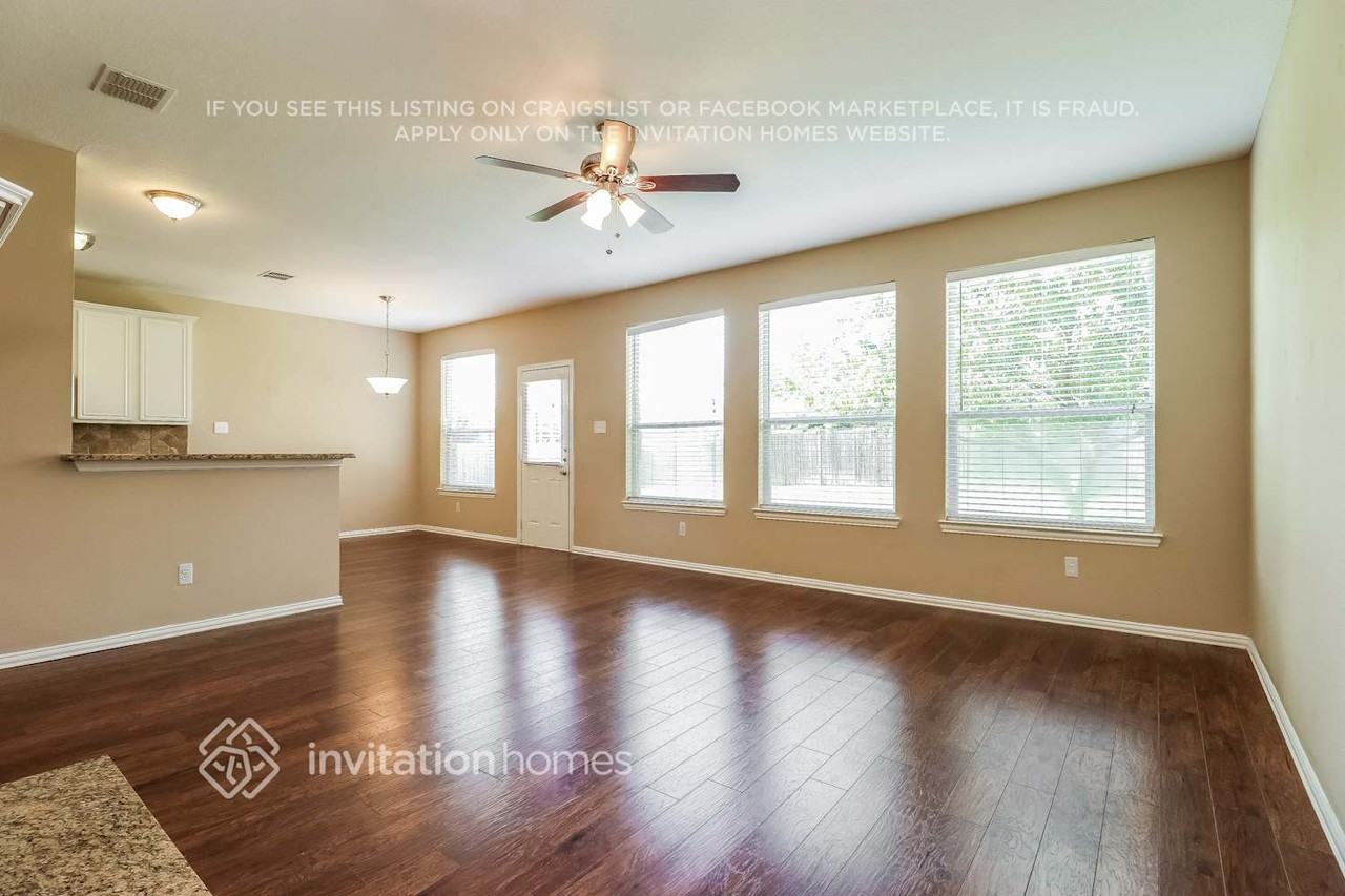 5204 Selago Dr - Photo 5 of 21