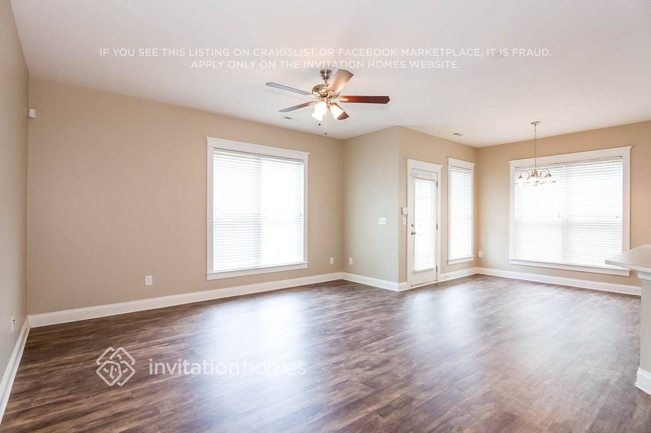110 E Decatur Ave - Photo 2 of 19