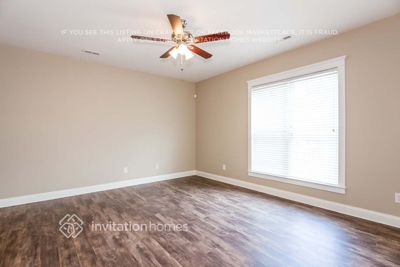 110 E Decatur Ave - Photo 4 of 19