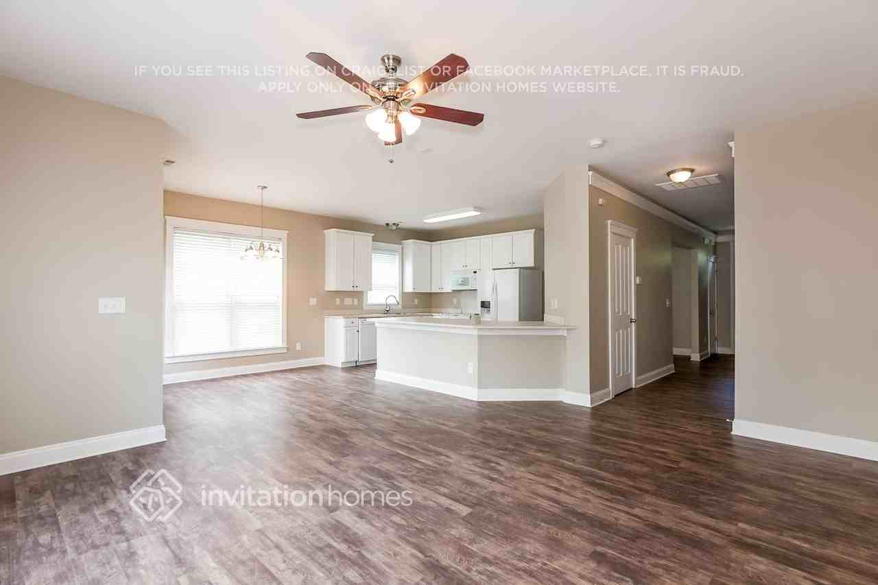 110 E Decatur Ave - Photo 7 of 19