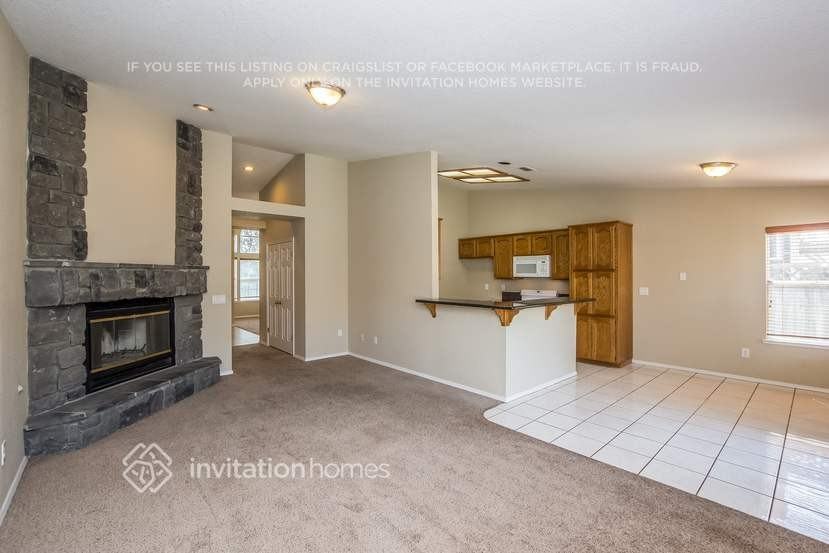 8767 Hollowstone Way - Photo 6 of 17