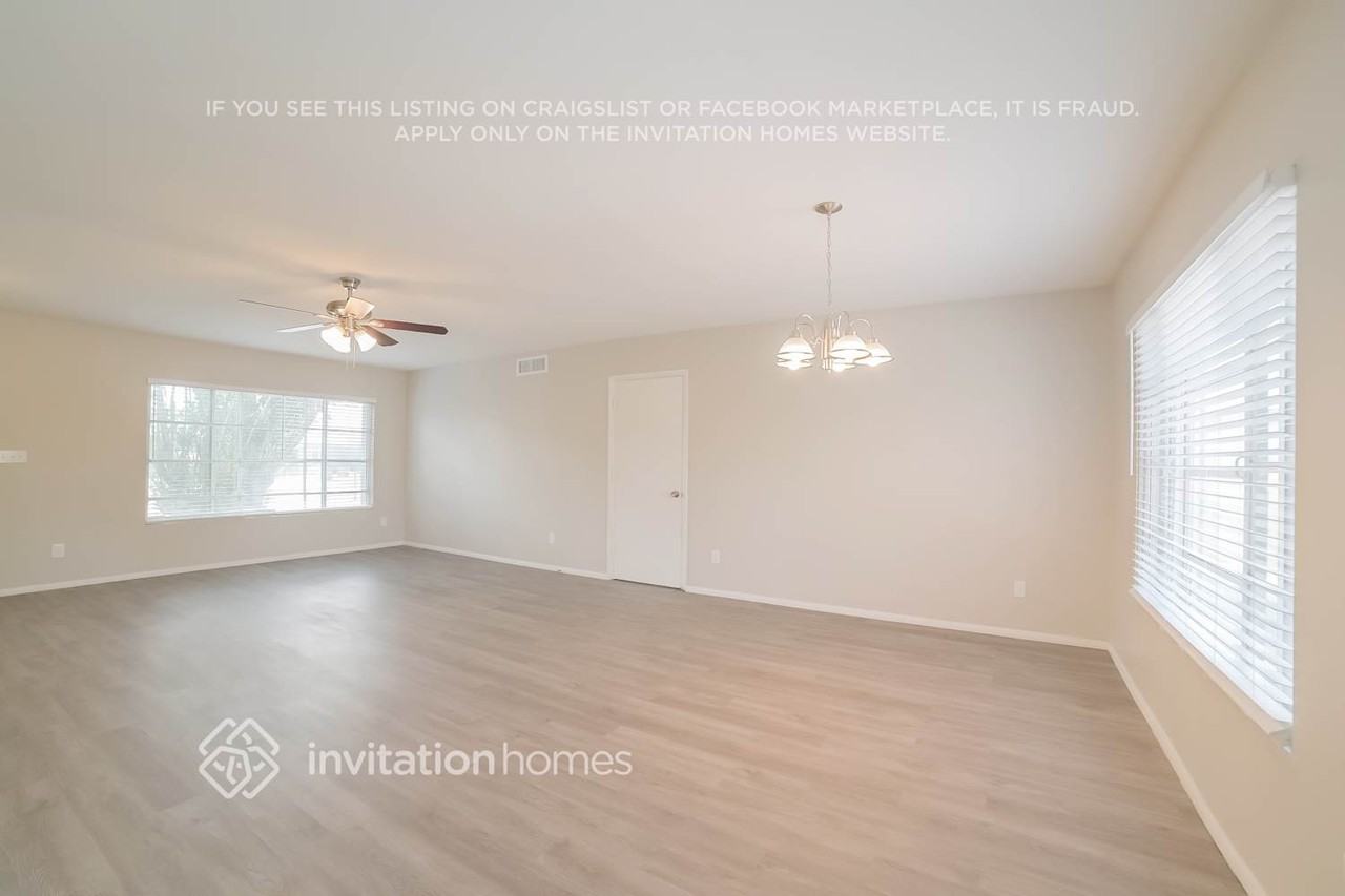 4823 S Roberts Rd - Photo 2 of 15