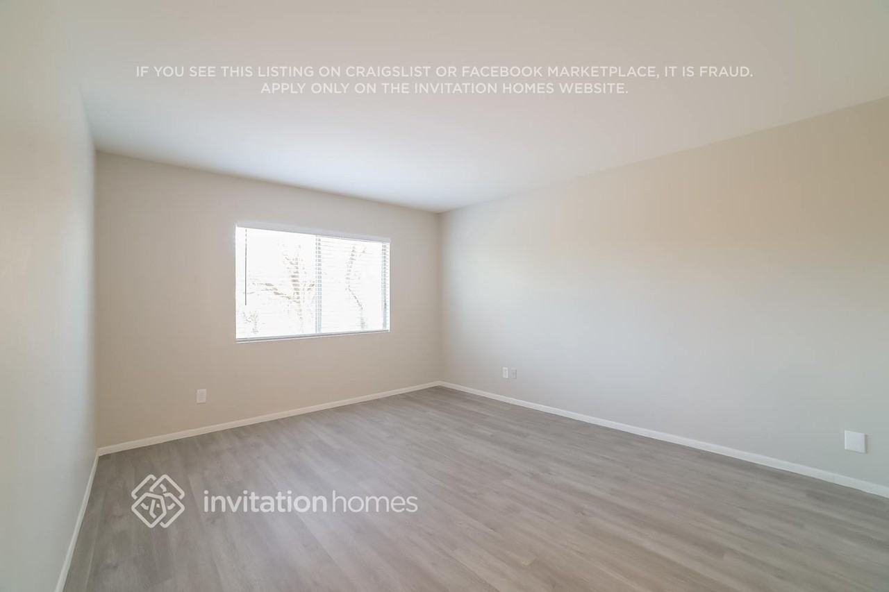 4823 S Roberts Rd - Photo 5 of 15