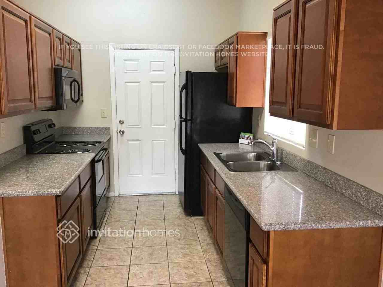 17614 N 42nd Ln - Photo 4 of 9