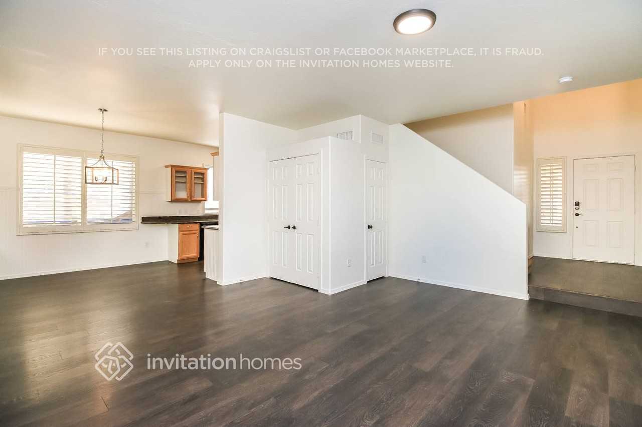 8740 E Kiowa Ave - Photo 3 of 16