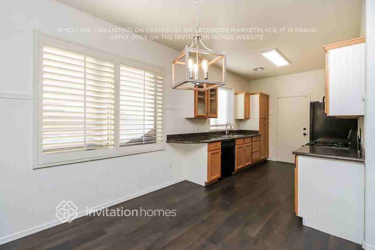 8740 E Kiowa Ave - Photo 4 of 16