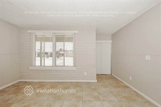 4131 N 74th Dr - Photo 3 of 19