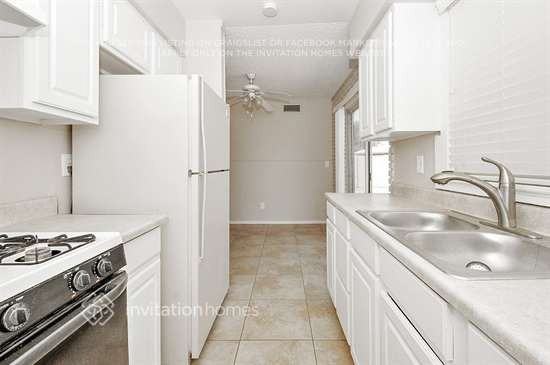 4131 N 74th Dr - Photo 6 of 19
