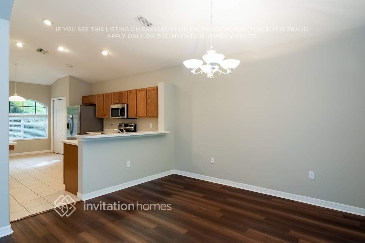 8918 Founders Cir - Photo 4 of 19