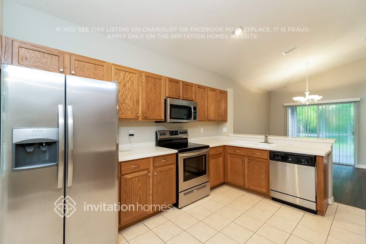 8918 Founders Cir - Photo 7 of 19