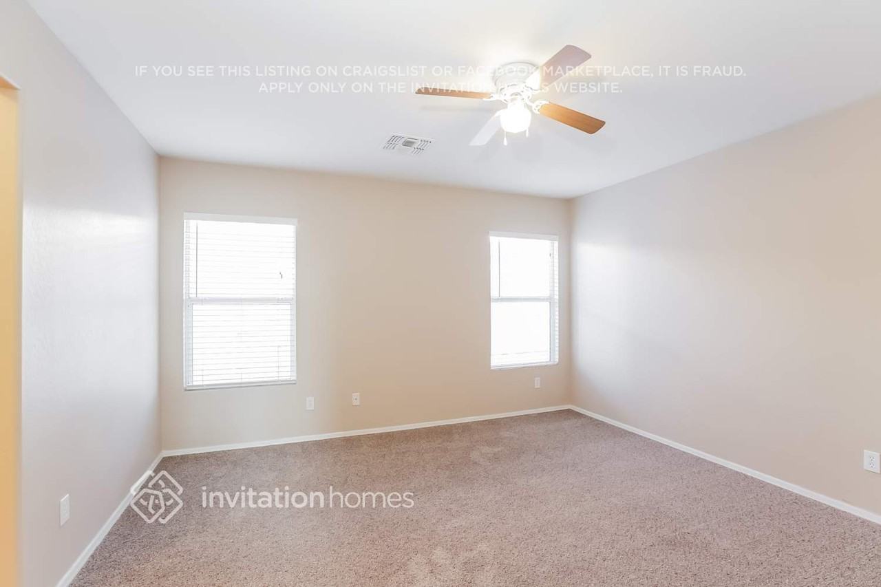 11718 W Laurel Ln - Photo 4 of 8
